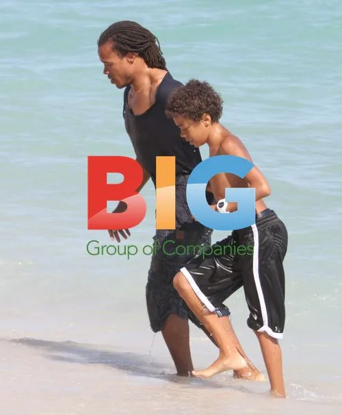 Edgar Davids Enjoys Miami Beach With Family