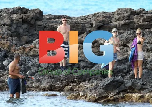 Zach Braff and Taylor Bagley Snorkel in Maui