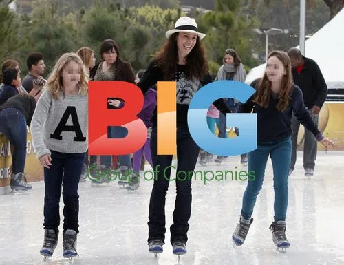 Gordon Ramsay and family ice skating