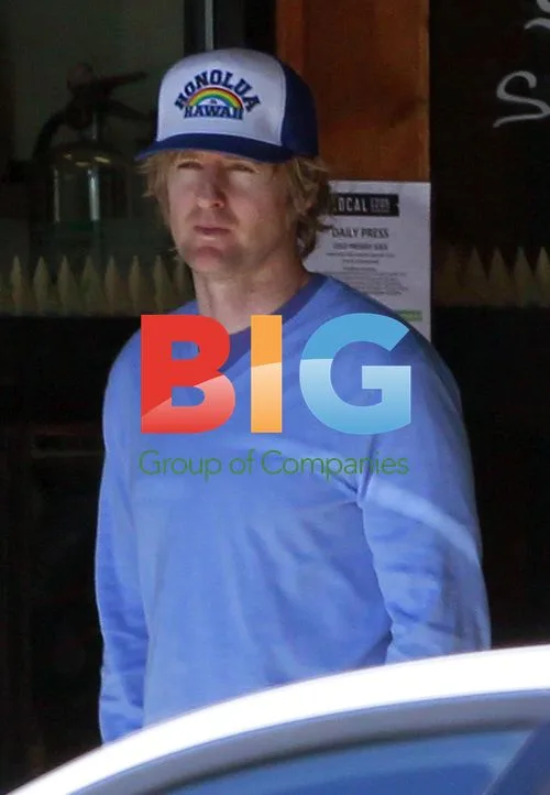 Actor Owen Wilson Stops for Lunch
