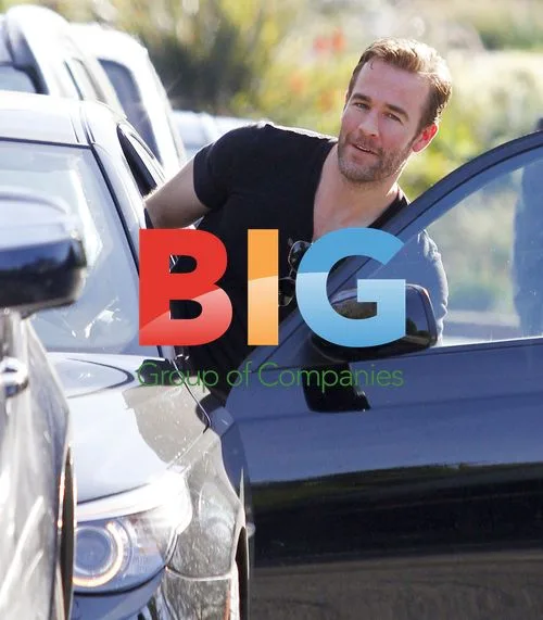 James Van Der Beek Hops in Car