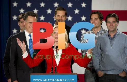 Mitt Romney speaks at Iowa caucus rally