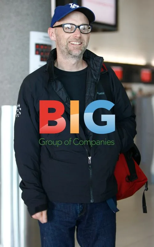 Moby arrives at Perth Airport