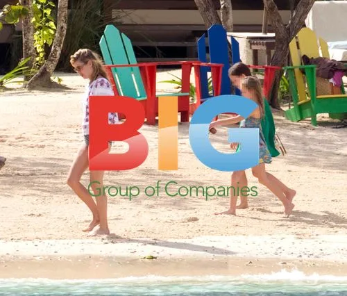 Kate Moss and Daughter Vacation in Caribbean