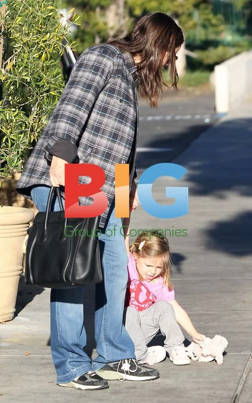 Jennifer Garner and Daughter Seraphina Out for Breakfast