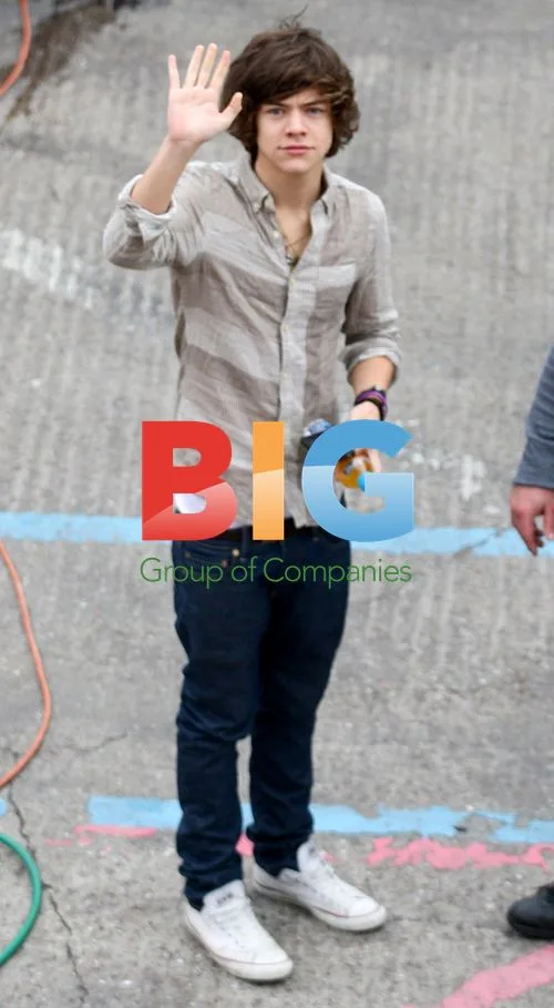 One Direction Arrive for Birmingham Concert