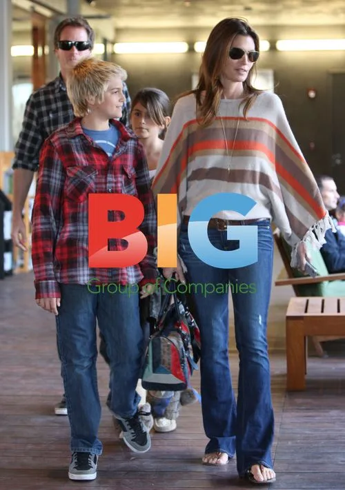 Cindy Crawford and Family Holiday Shopping