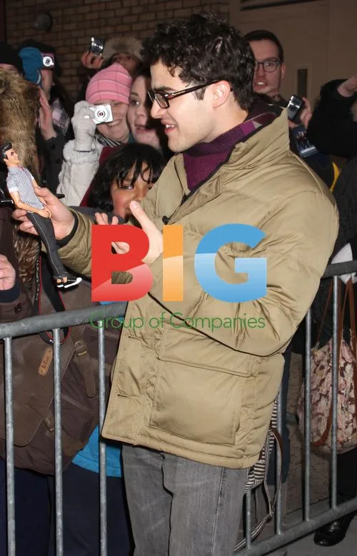 Darren Criss Signing Autographs