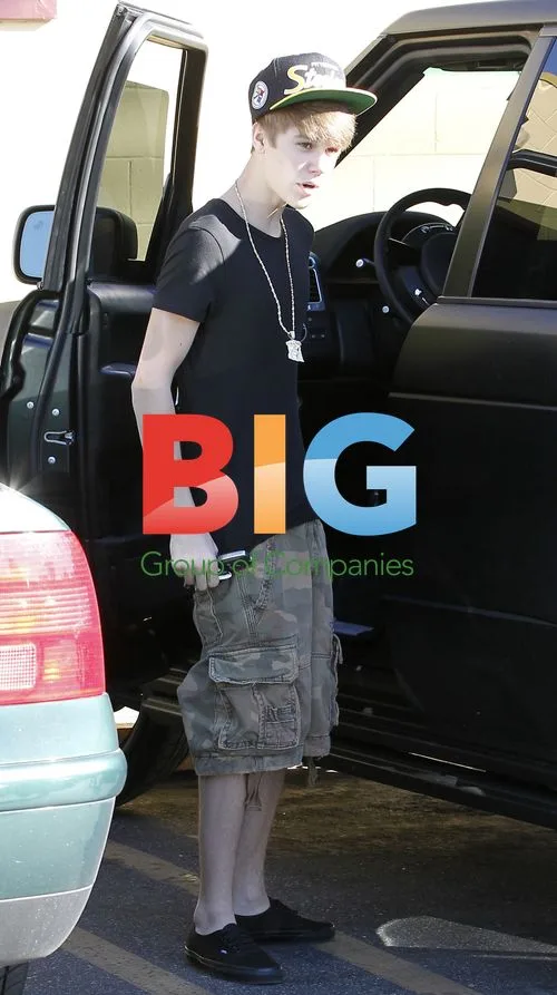 Justin Bieber at Shakey's Pizza Parlor
