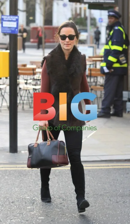 Pippa Middleton Walks to Work in London