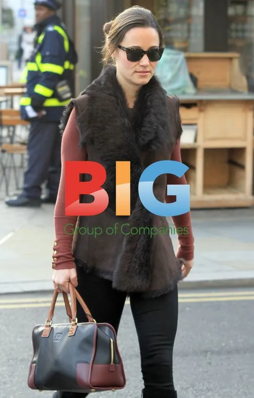 Pippa Middleton Walks to Work