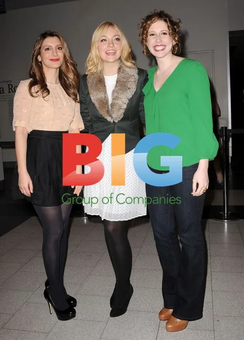 Nasim Pedrad and Abby Elliott at Portlandia Season 2 Screening
