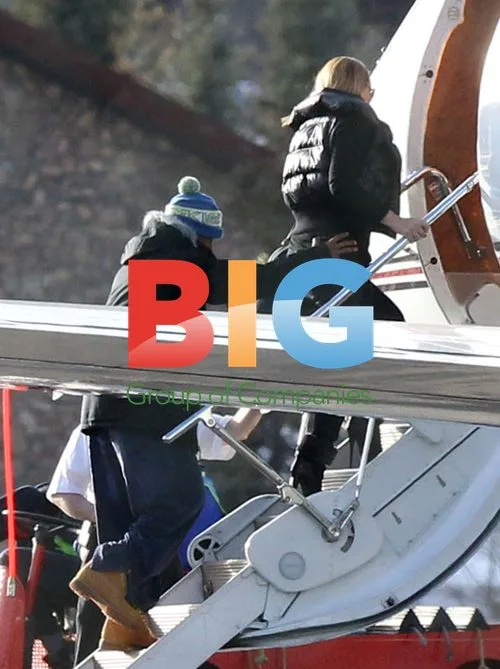 Nick Cannon and Mariah Carey Leave Aspen Hospital