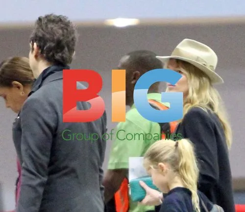 Kate Moss Departs Caribbean with Family
