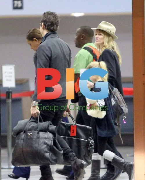 Kate Moss and Family Depart Caribbean