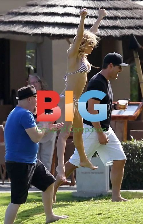 LeAnn Rimes and Eric Play Bocce in Hawaii