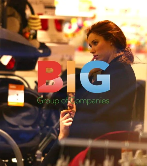 Una Healy and Ben Foden shopping