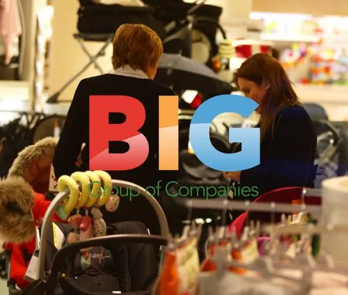 Una Healy and Ben Foden Shopping