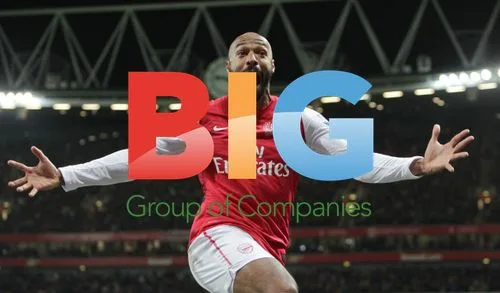 Henry Celebrates Goal for Arsenal vs Leeds