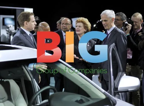 Stabenow and Bryson at Detroit Auto Show