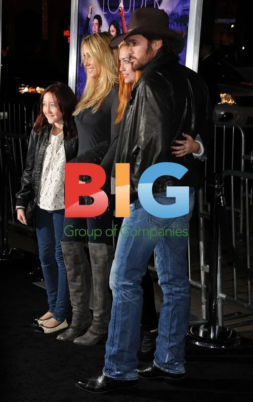 Noah Cyrus Family at 'Joyful Noise' Premiere