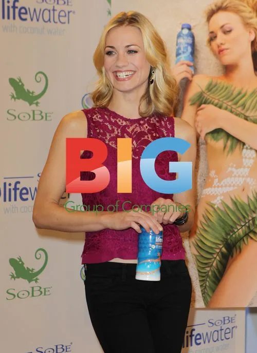 Yvonne Strahovski Lifewater Shoot