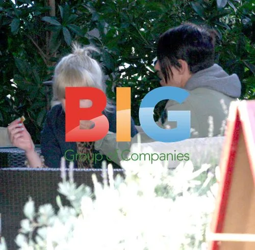 Anthony Kiedis and Girlfriend Dining in Malibu