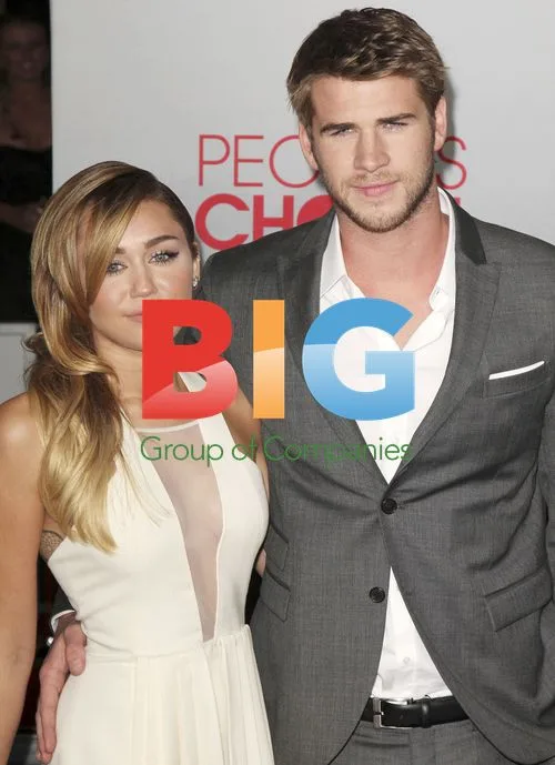 Miley Cyrus and Liam Hemsworth at 2012 People's Choice Awards