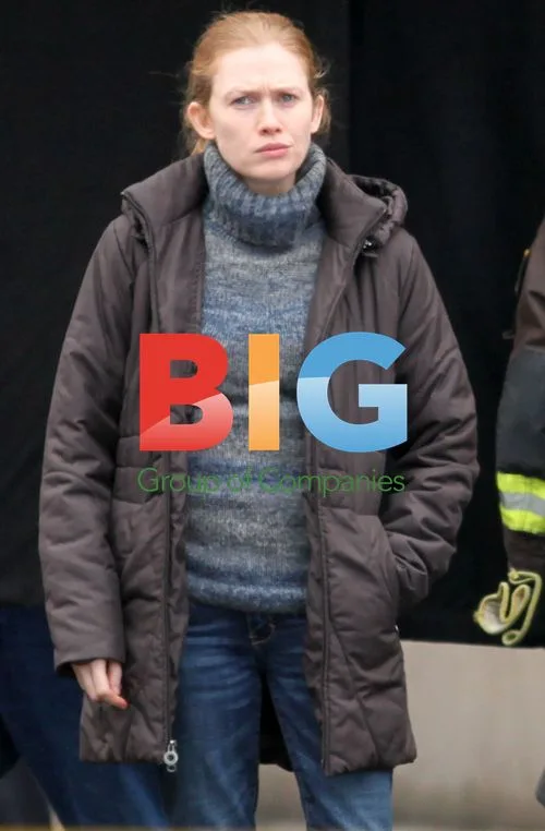 Mireille Enos on set of 'The Killing'