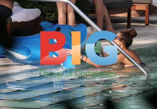 Sharlely Becker and son Amadeus at the pool