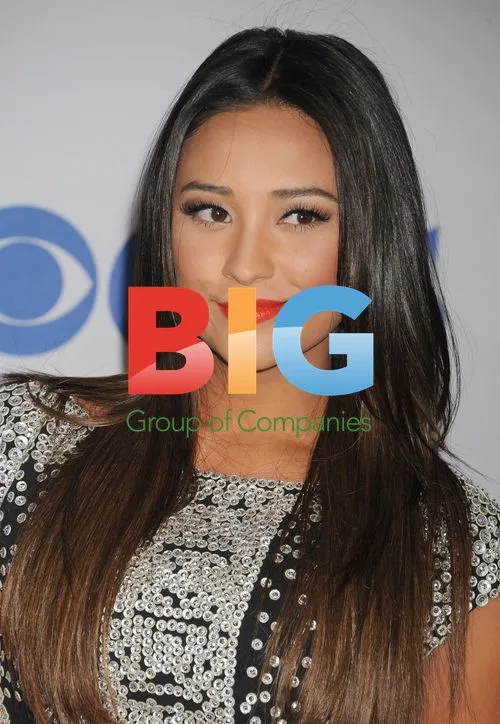 Shay Mitchell at People's Choice Awards 2012