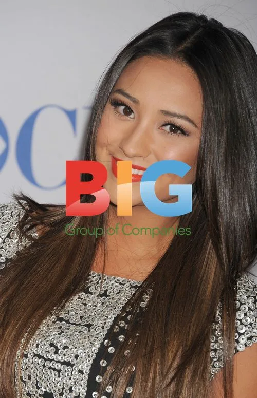 Shay Mitchell at People's Choice Awards 2012