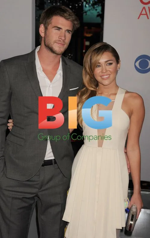 Liam Hemsworth and Miley Cyrus at People's Choice Awards 2012
