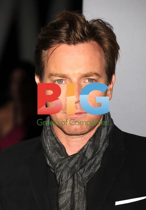 Ewan McGregor Arrives at People's Choice Awards 2012