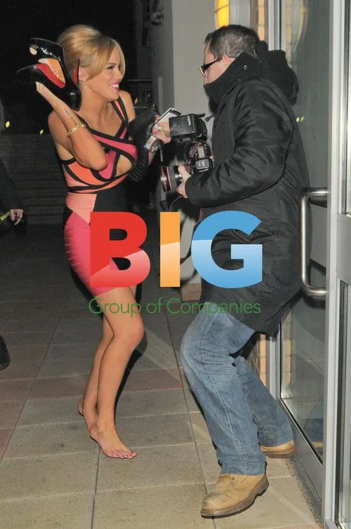 Maria Fowler Leaves Party Barefoot