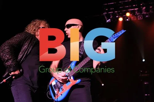 Chickenfoot Performs Live in London