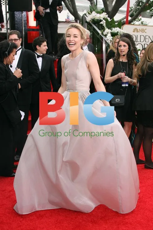 Piper Perabo at Golden Globes 2012