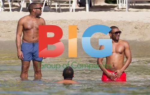 JB Gill & Girlfriend Chloe Take Caribbean Getaway