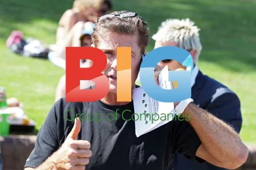 Hasselhoff, Jolliffe, Akermanis film Celeb Apprentice on Bondi Beach