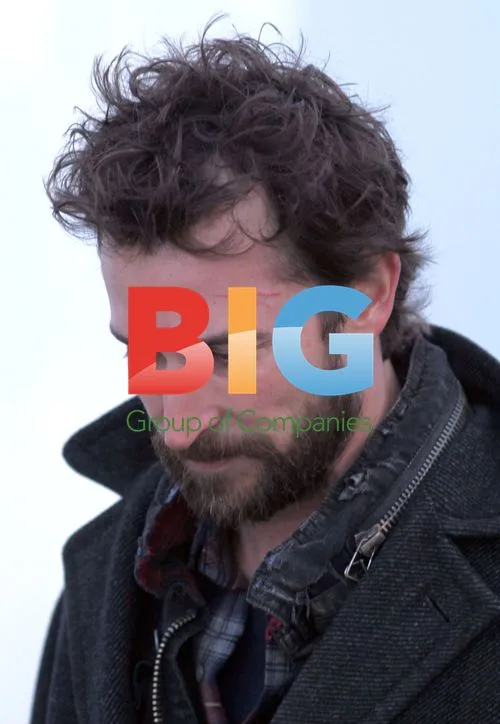Noah Wyle on 'Falling Skies' set