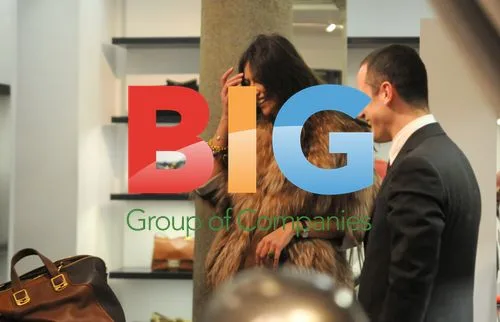 Leonardo DiCaprio's Girlfriend Shops at Fendi