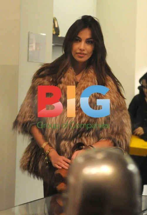Leonardo DiCaprio's Girlfriend Shopping in Milan