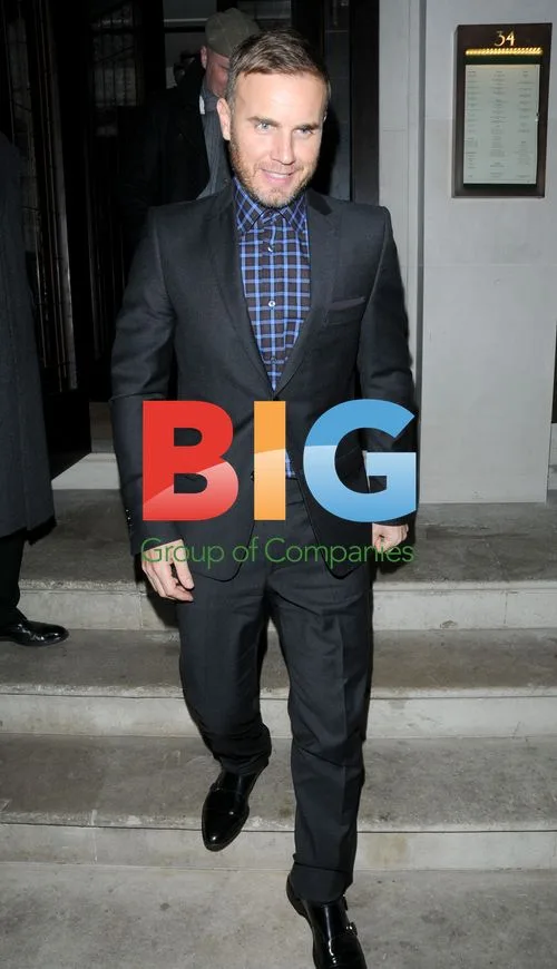 Gary Barlow and Wife Dine Out in London