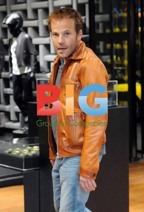 Stephen Dorff Shopping at Pirelli in Milan