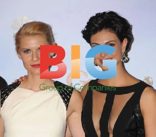 Claire Danes and Morena Baccarin at Golden Globes