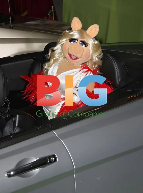 Miss Piggy at 'The Muppets' Premiere