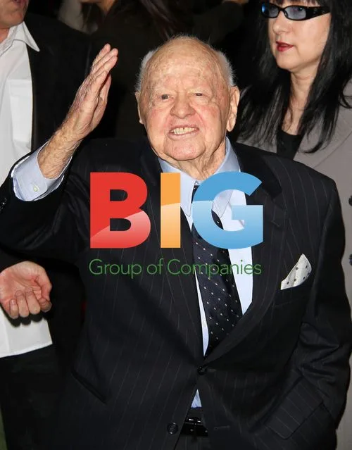 Mickey Rooney at 'The Muppets' Premiere