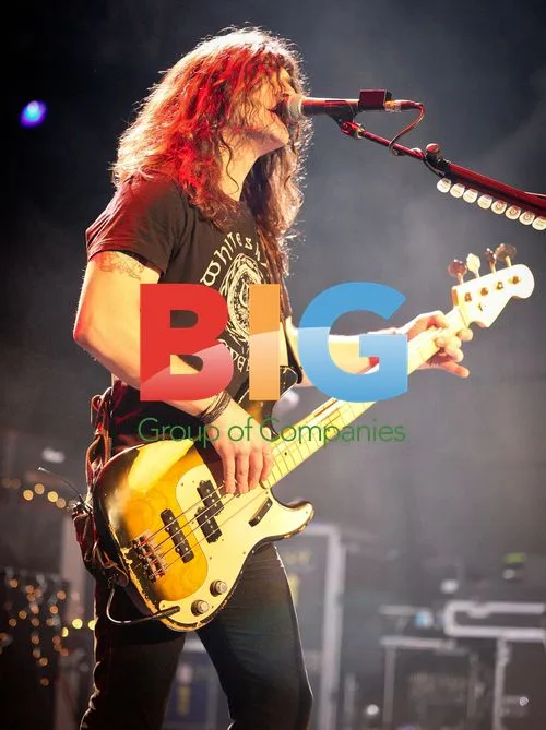 WhiteSnake Perform in London