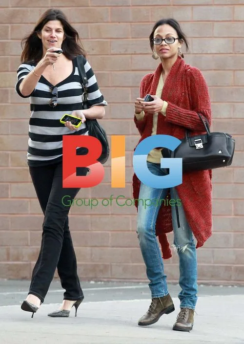 Zoe Saldana Grabs Lunch in LA