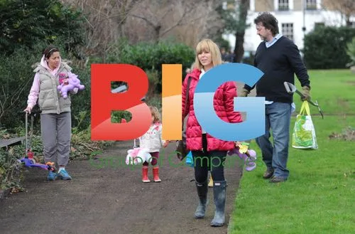 Kate Garraway and family clean up local park
